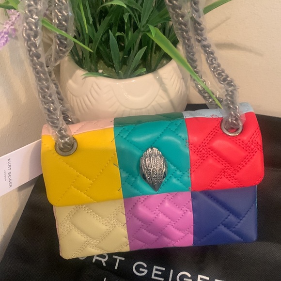 Mini Kensington Overstitch Quilted Crossbody Bag
KURT GEIGER LONDON - Picture 17 of 17